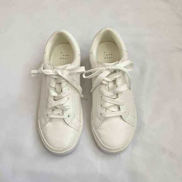 A New Day Maddison White Sneakers Size 7 - Picture 3 of 5